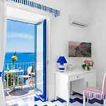 Casa Nilde Nocleg ze śniadaniem 4*