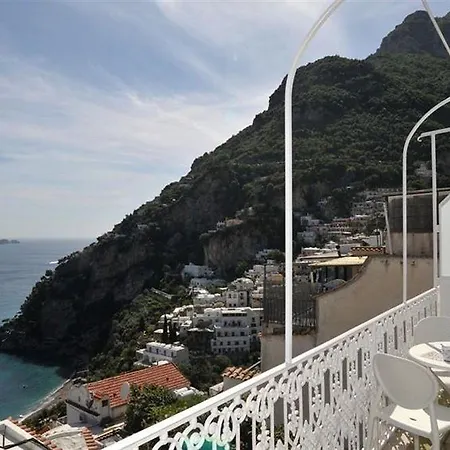 尼尔得旅馆